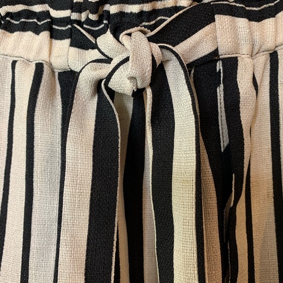 Zara Basic Striped Gathered Skirt - Picture 3 of 9